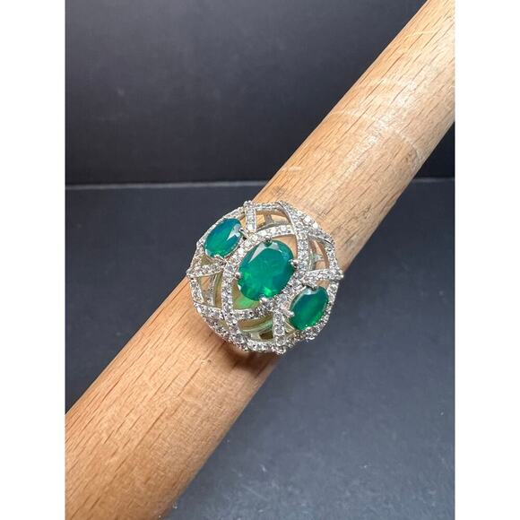 Synthetic emerald CZ sterling silver cocktail ring size 9 - Picture 3 of 15